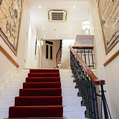 Alness Nisantasi מלון